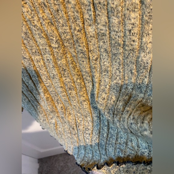 Cato, women’s long sleeve top, size 22/24, with stitching detail. - Picture 3 of 7